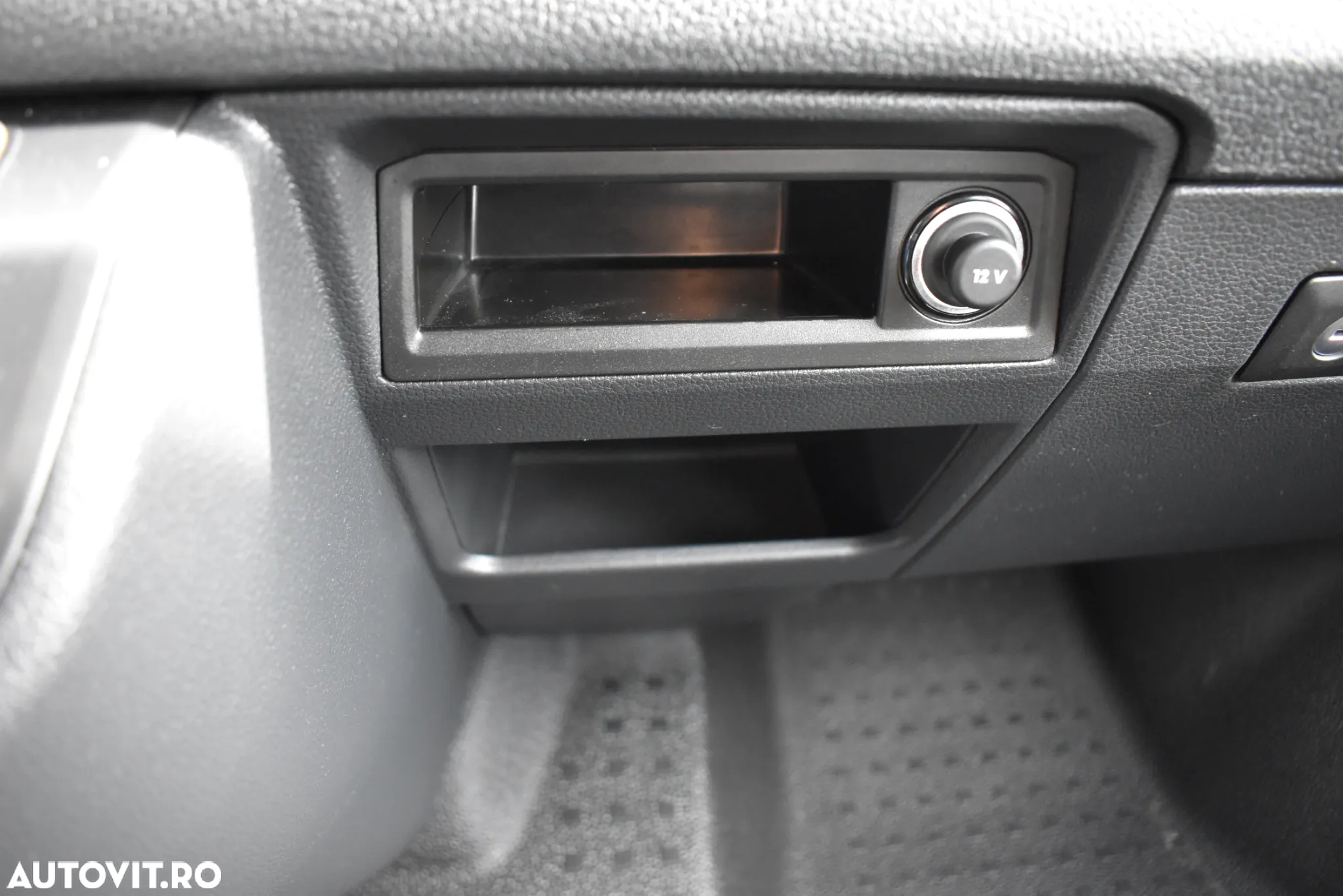 Volkswagen Caravelle T6 2.0 TDI LR Comfortline - 27
