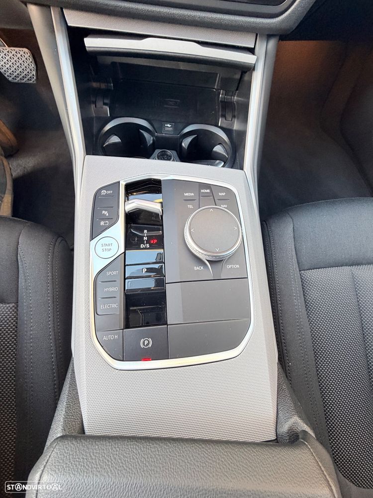BMW 330 e iPerformance Line Sport - 25
