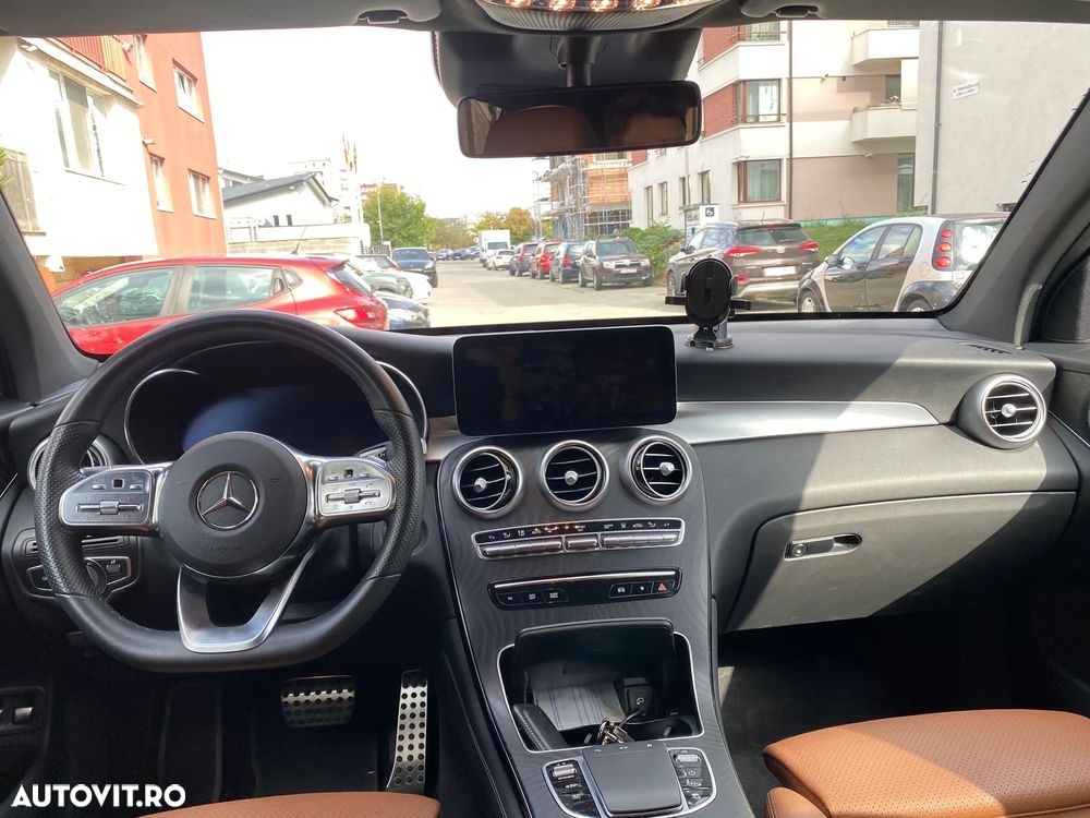 Mercedes-Benz GLC 300 e 4Matic 9G-TRONIC AMG Line - 2