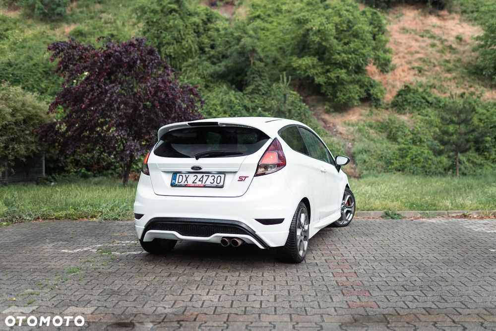 Ford Fiesta - 13