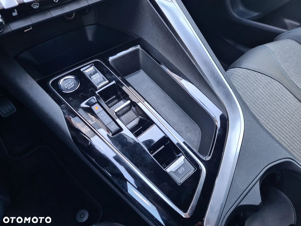 Peugeot 3008 1.2 PureTech Allure Pack S&S EAT8 - 21