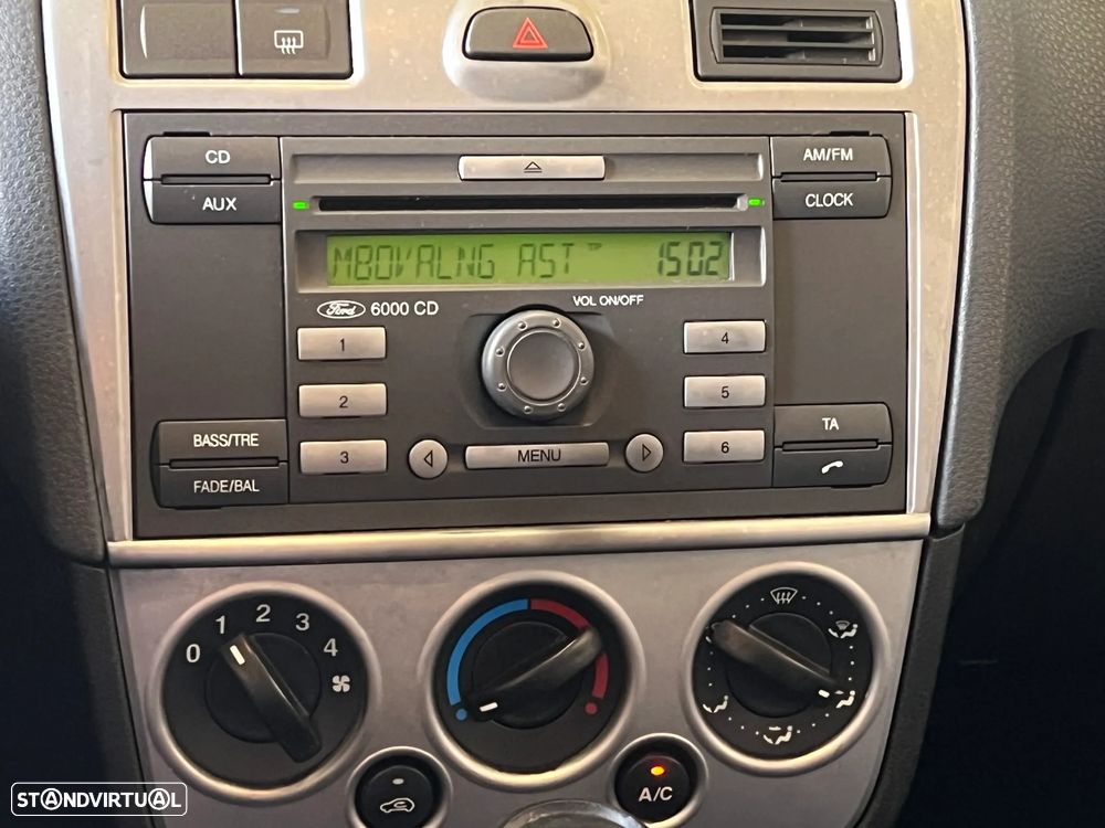 Ford Fiesta 1.25 Ghia - 7