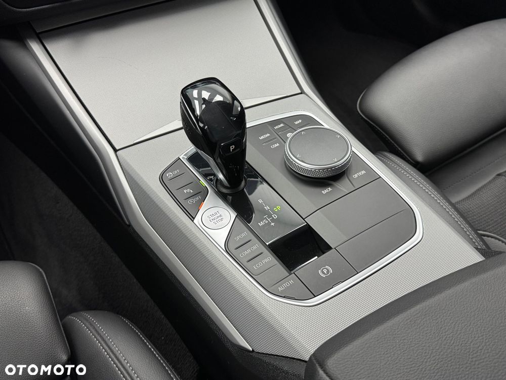 BMW Seria 3 318d Touring Advantage - 7