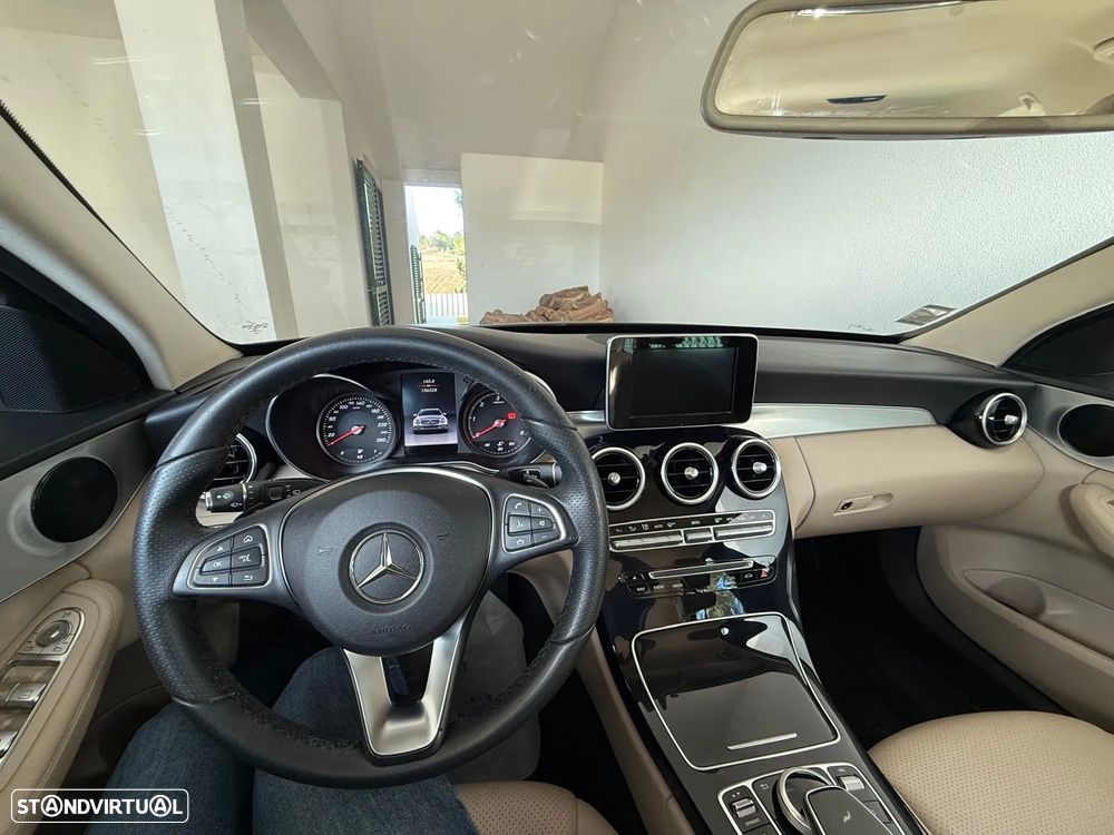 Mercedes-Benz 220 - 3