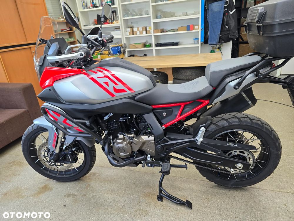QJMOTOR SRT 600SX - 6