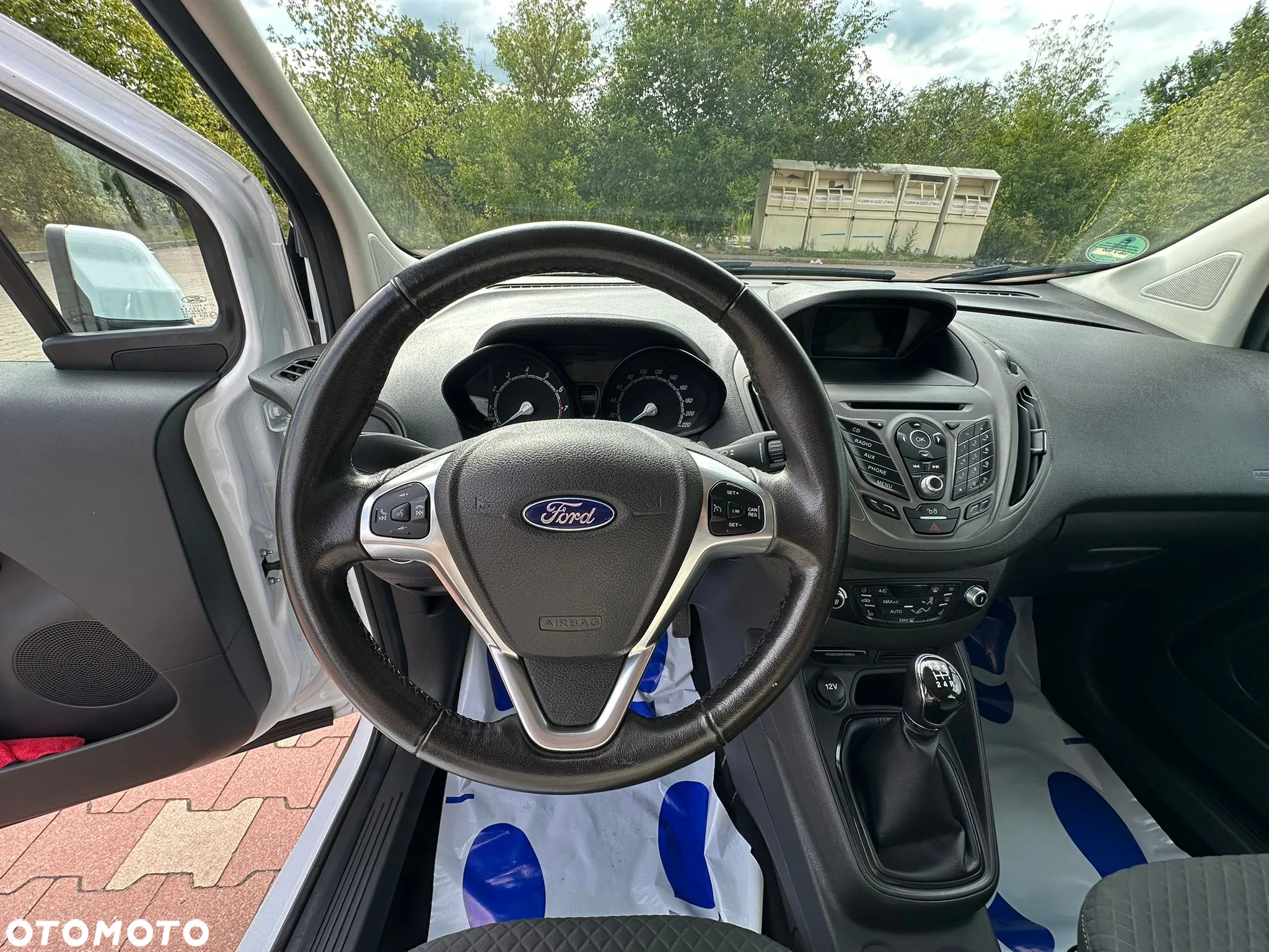 Ford Tourneo Courier 1.0 EcoBoost Ambiente - 19