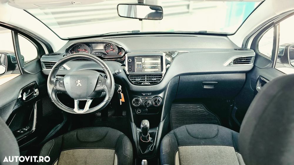 Peugeot 208 82 VTI Allure - 6
