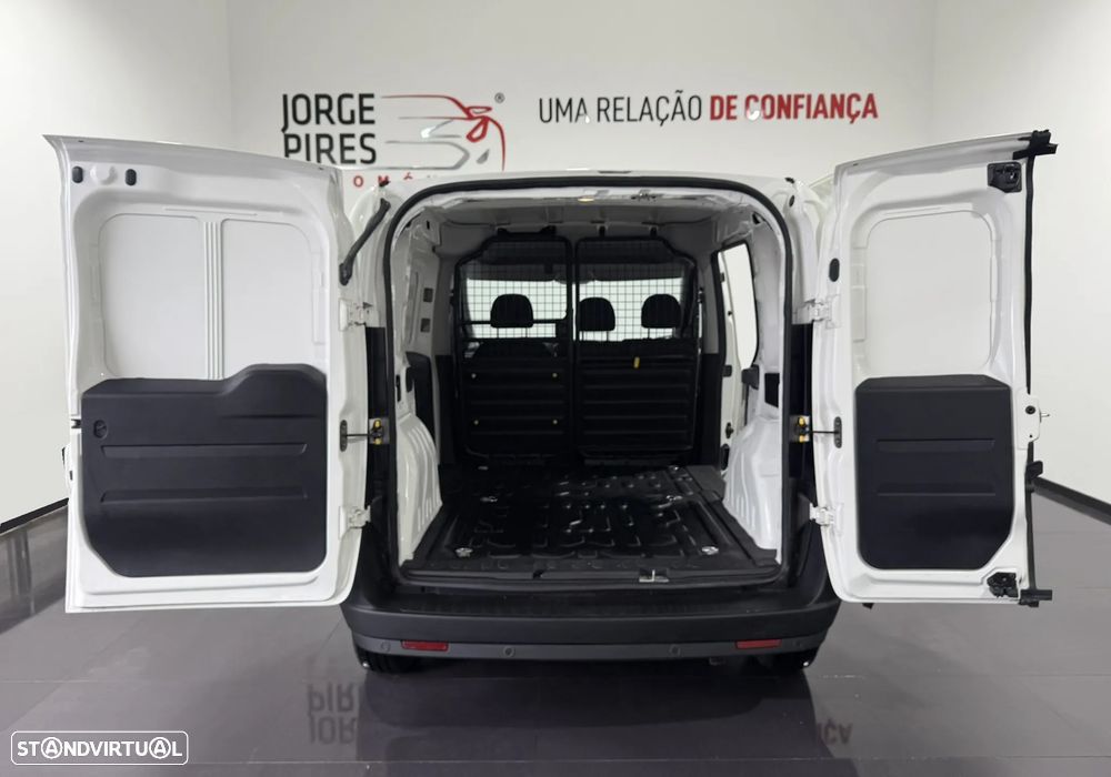 Fiat DOBLO CARGO 1.3 M-JET 95 CV - 3 LUGARES - IVA DEDUTIVÉL - 37