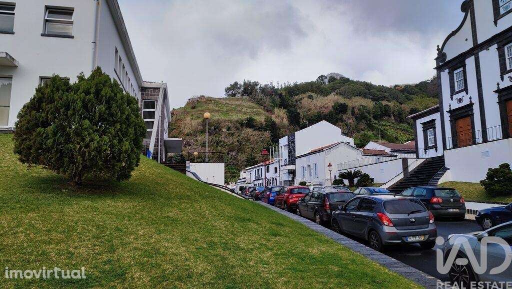 Casa tradicional T3 em Povoação de 283,00 m2 - Grande imagem: 4/18