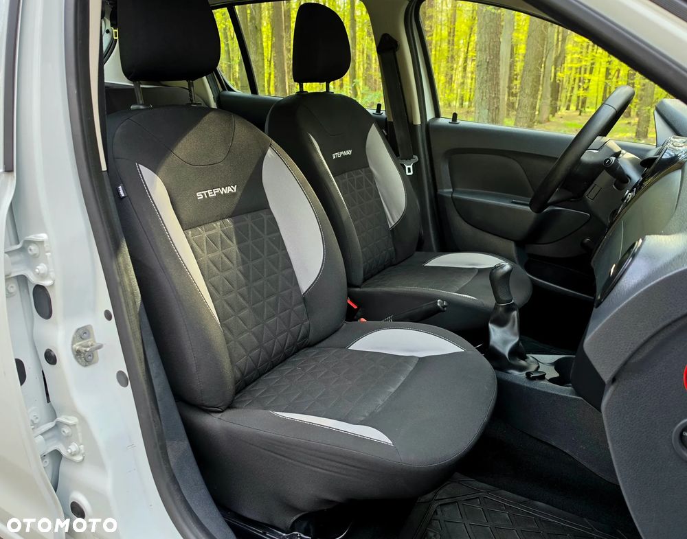 Dacia Sandero - 8