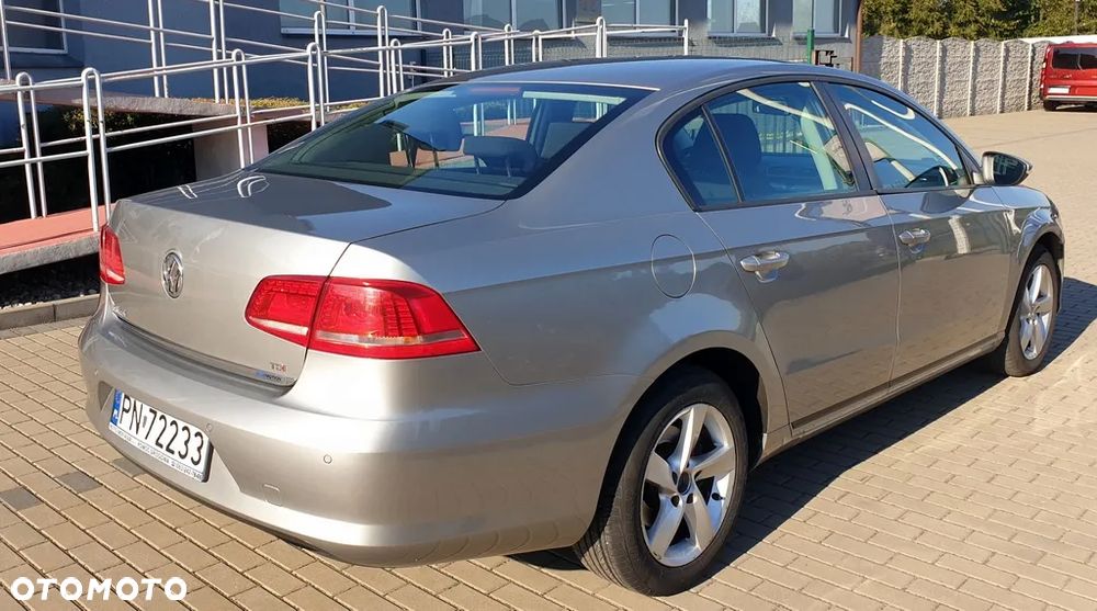 Volkswagen Passat - 10