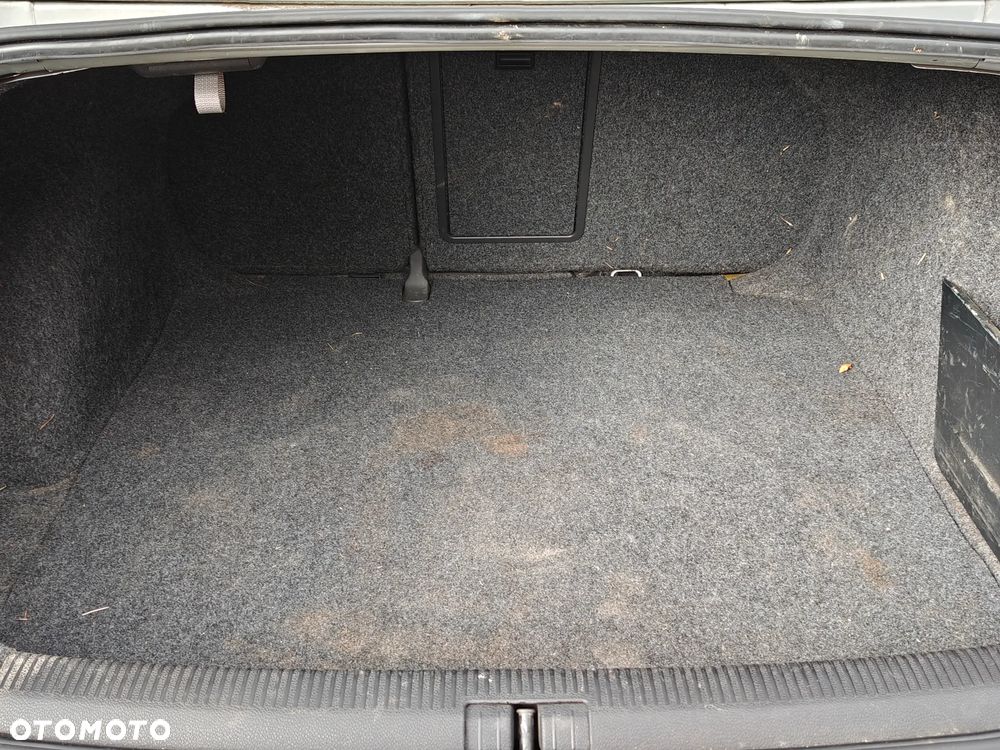 Volkswagen Jetta 1.6 Comfortline - 18