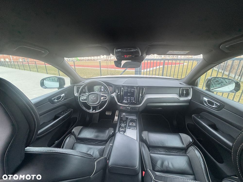 Volvo XC 60 B4 D AWD R-Design - 19