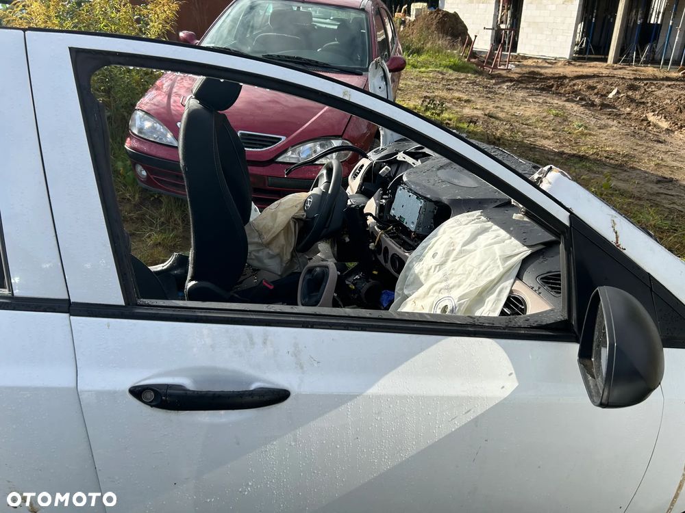 HYUNDAI I10 II DRZWI PRAWY PRZÓD - 3