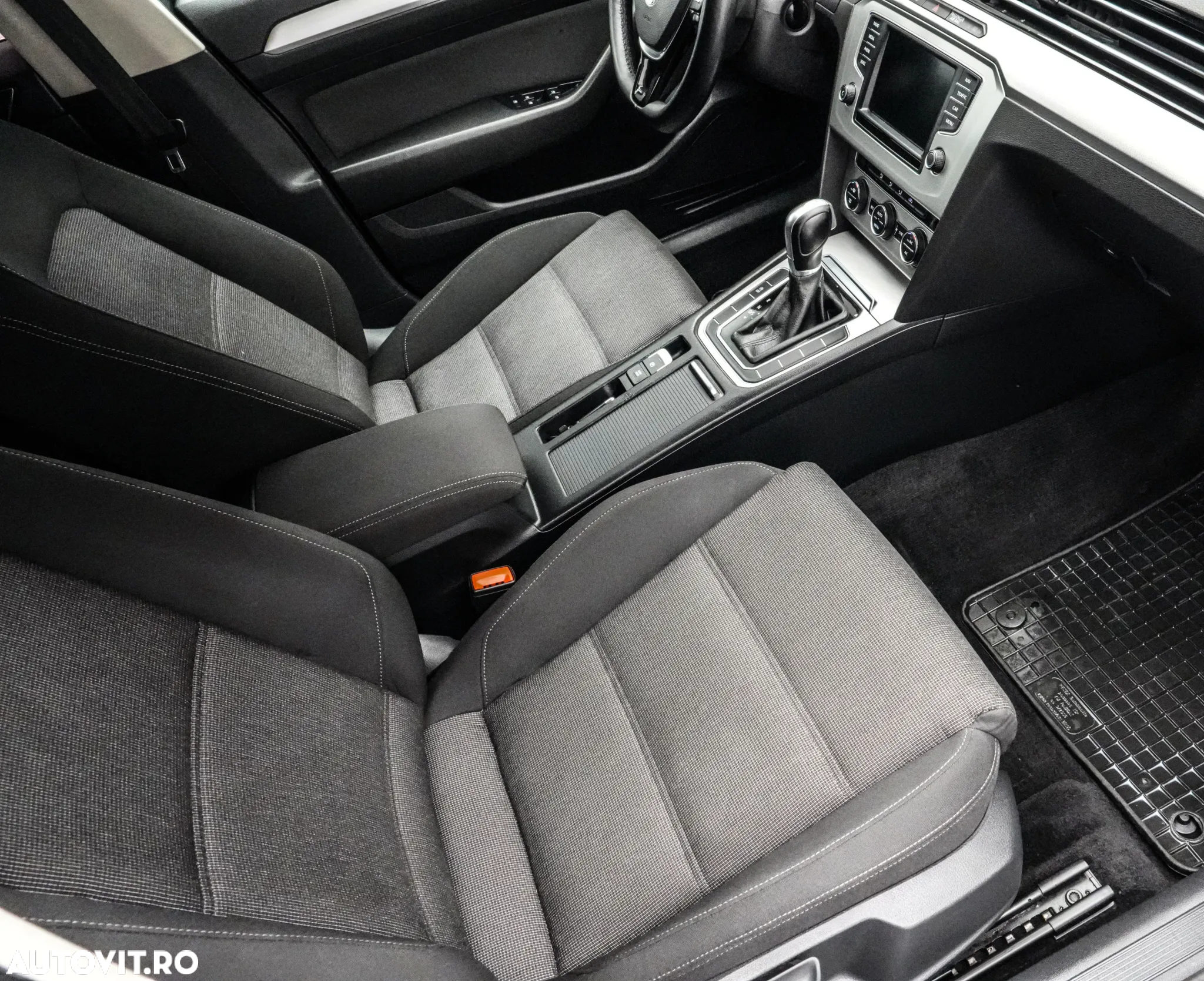 Volkswagen Passat - 13