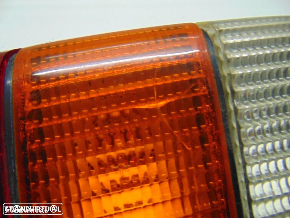 Volvo carrinha - farolim de trás - 3