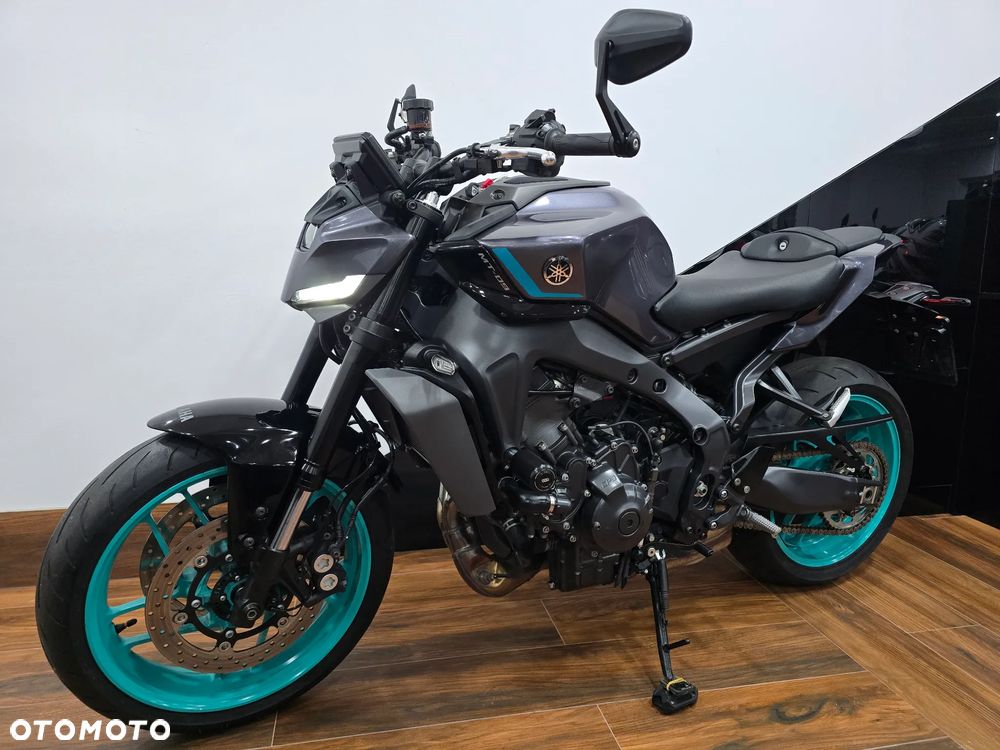 Yamaha MT - 24