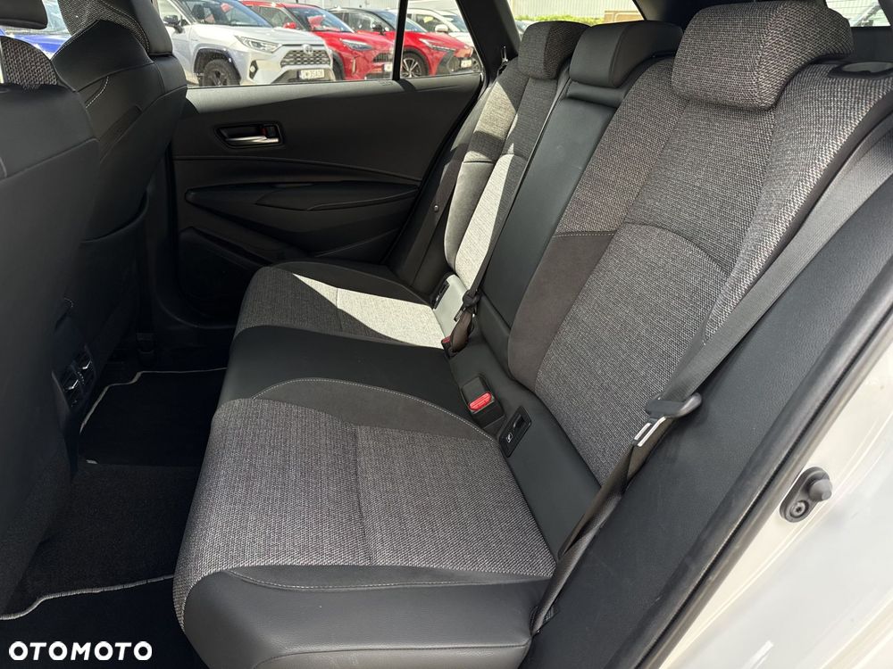 Toyota Corolla - 12