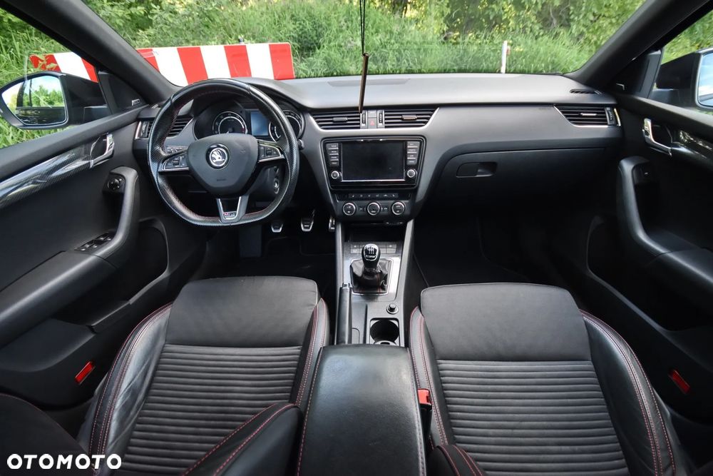Skoda Octavia 2.0 TSI RS - 15