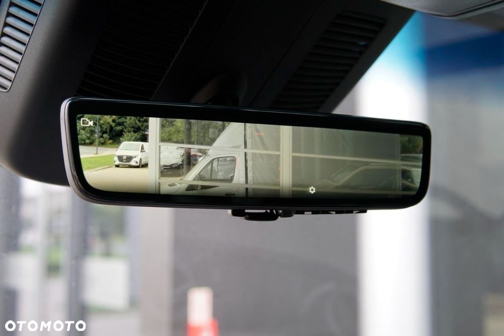 Mercedes-Benz Sprinter - 24