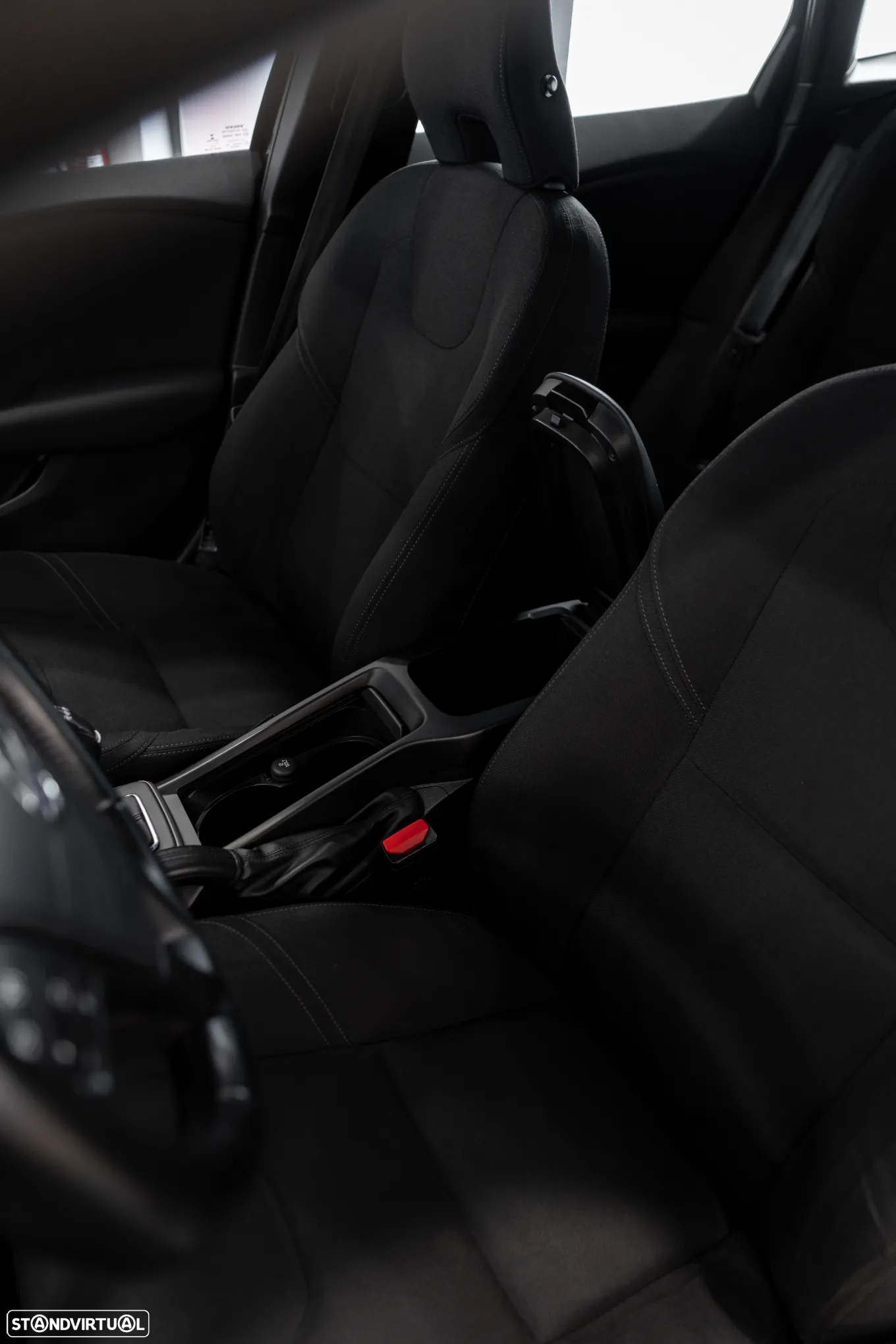 Volvo V40 1.6 D2 Momentum - 27