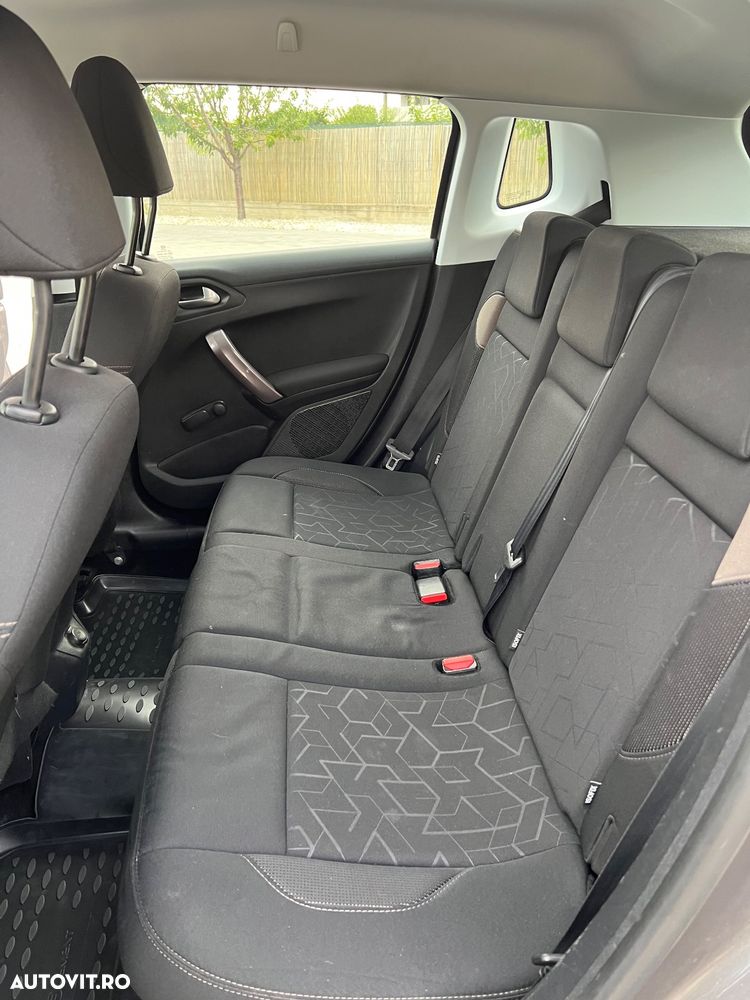Peugeot 2008 1.2 VTi Active - 12