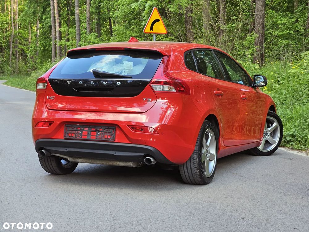 Volvo V40 T3 Momentum - 8