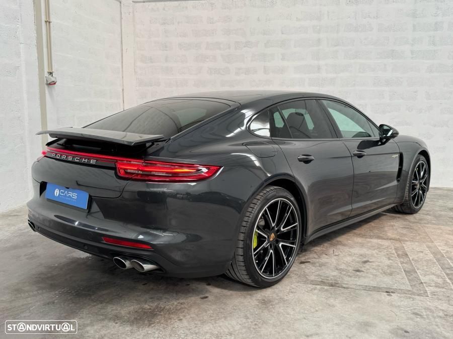 Porsche Panamera 4 E-Hybrid - 11