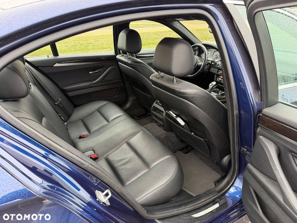 BMW Seria 5 535i - 12