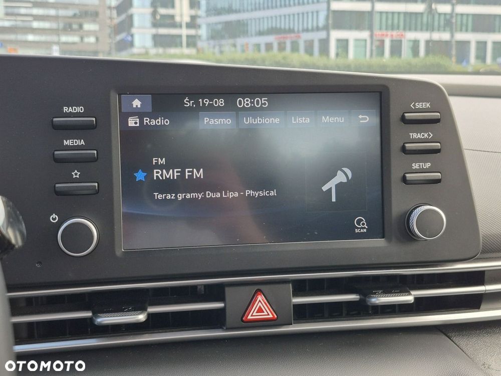 Hyundai Elantra - 27
