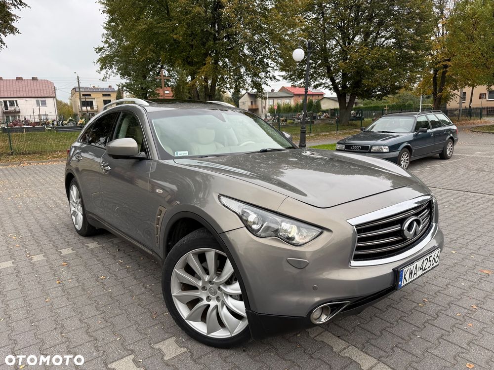 Infiniti QX70 - 13