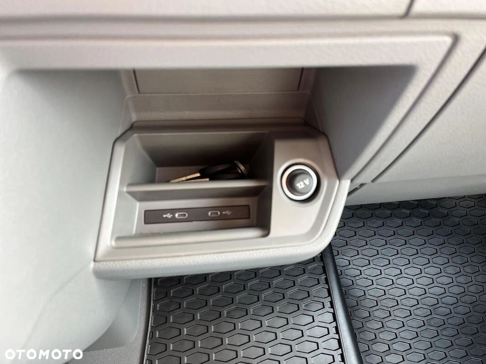 Volkswagen Grand California - 37