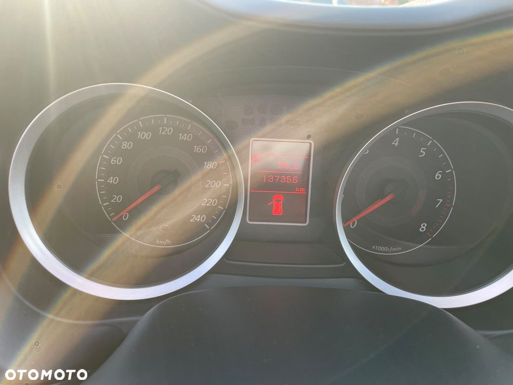 Mitsubishi Lancer 1.5 Inform - 18