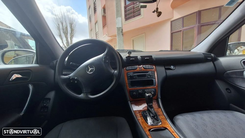 Mercedes-Benz C 200 - 4