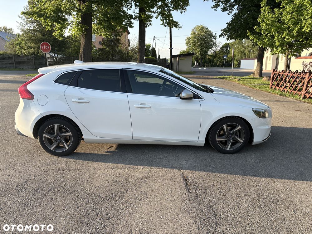 Volvo V40 D2 Drive-E R-Design Kinetic - 18