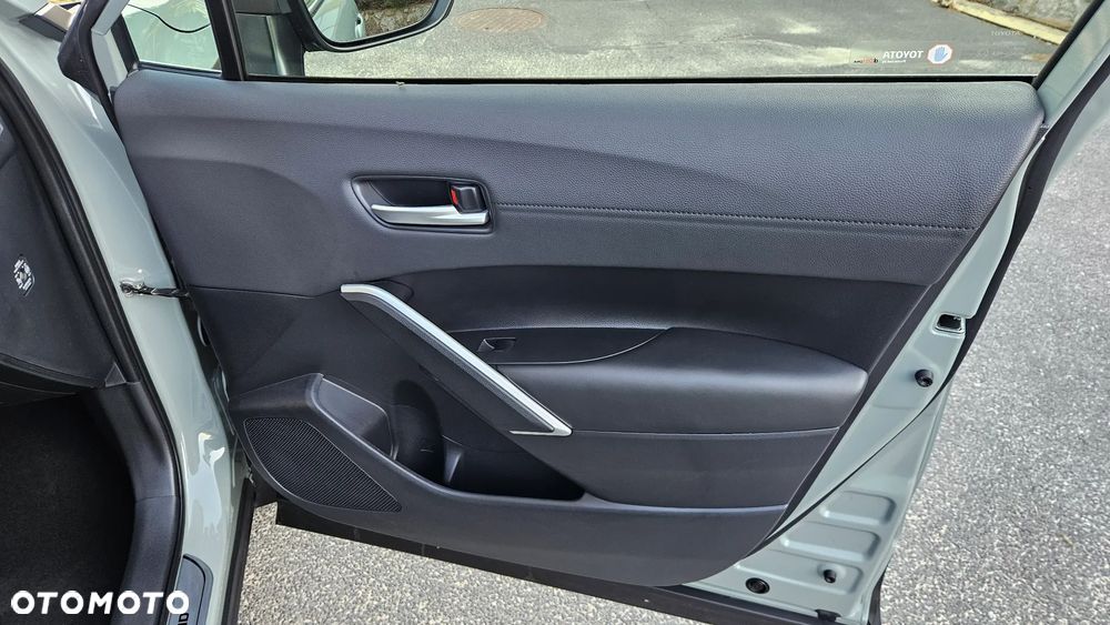 Toyota Corolla Cross 2.0 Hybrid Executive AWD - 40