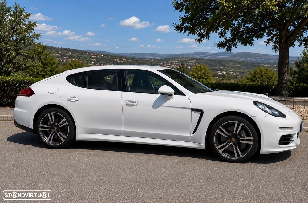 Porsche Panamera - 1