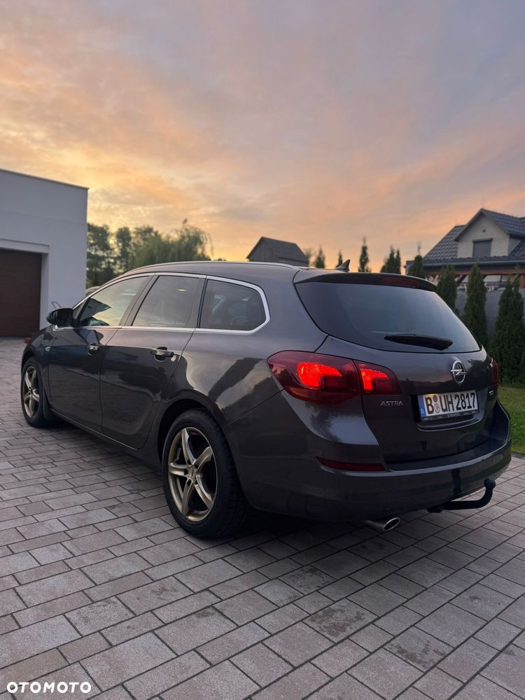 Opel Astra 2.0 CDTI Cosmo - 16