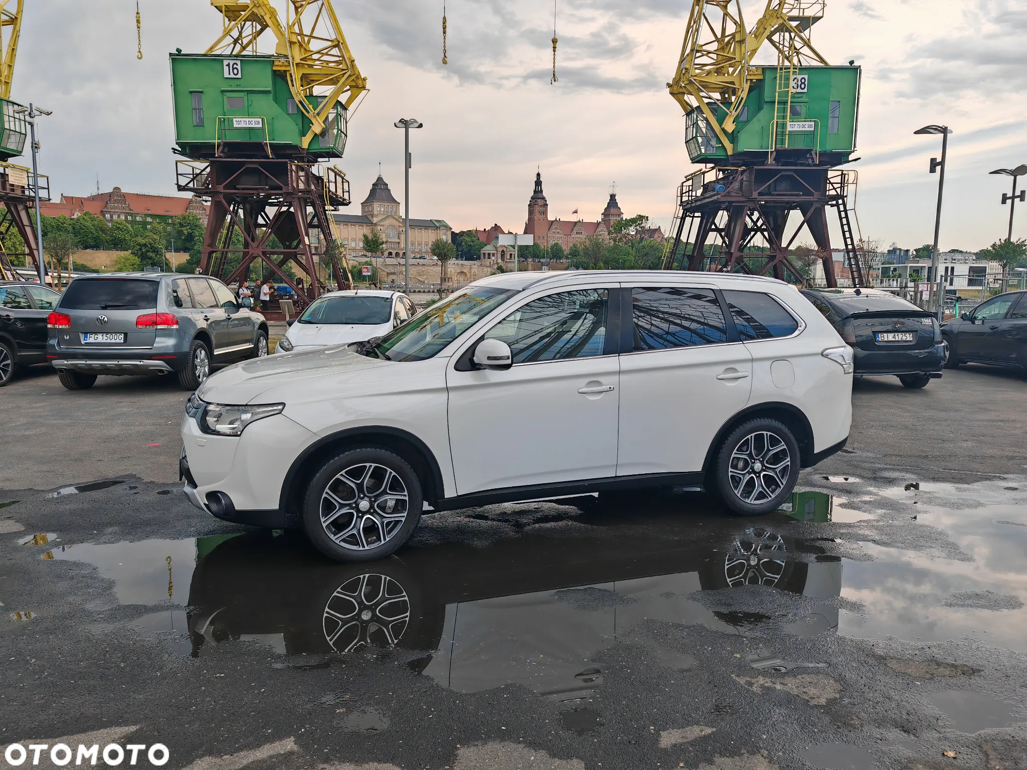 Mitsubishi Outlander 2.0 Instyle + 4WD CVT - 7