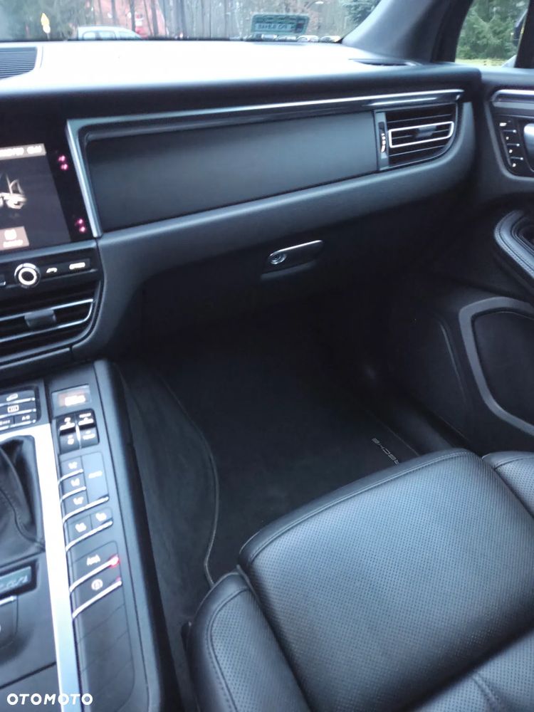 Porsche Macan - 32