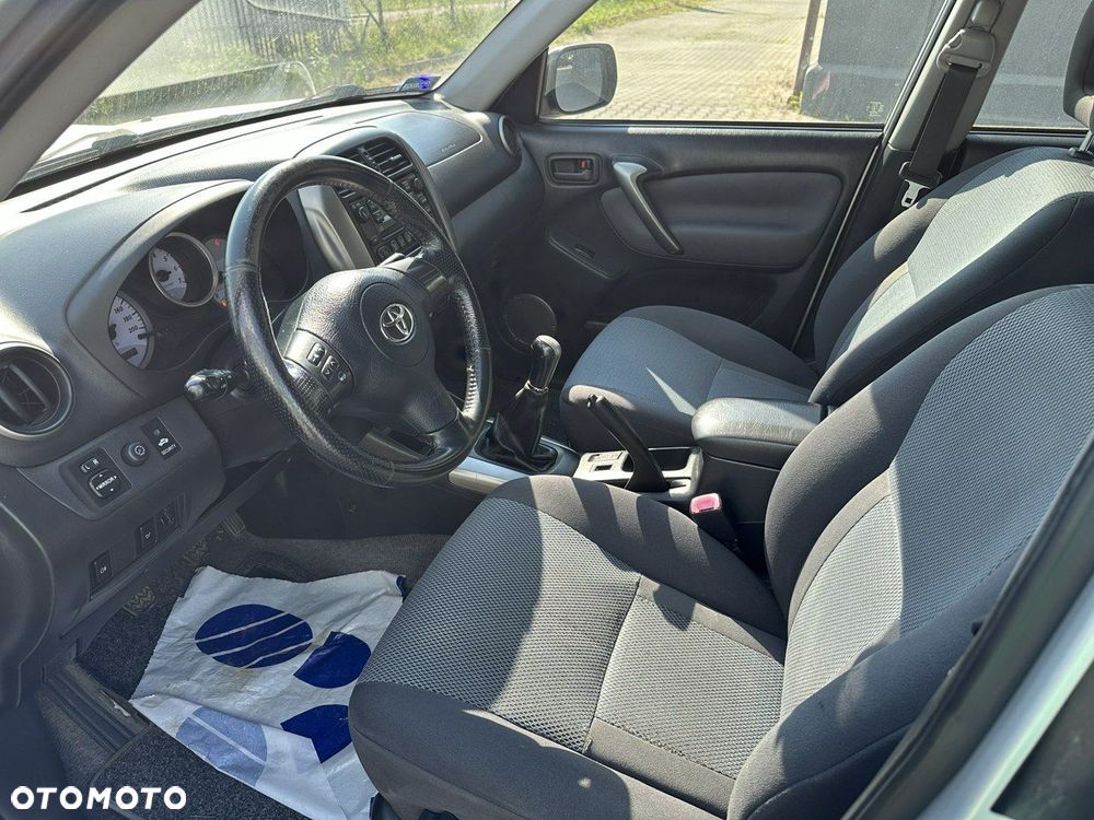 Toyota RAV4 - 6