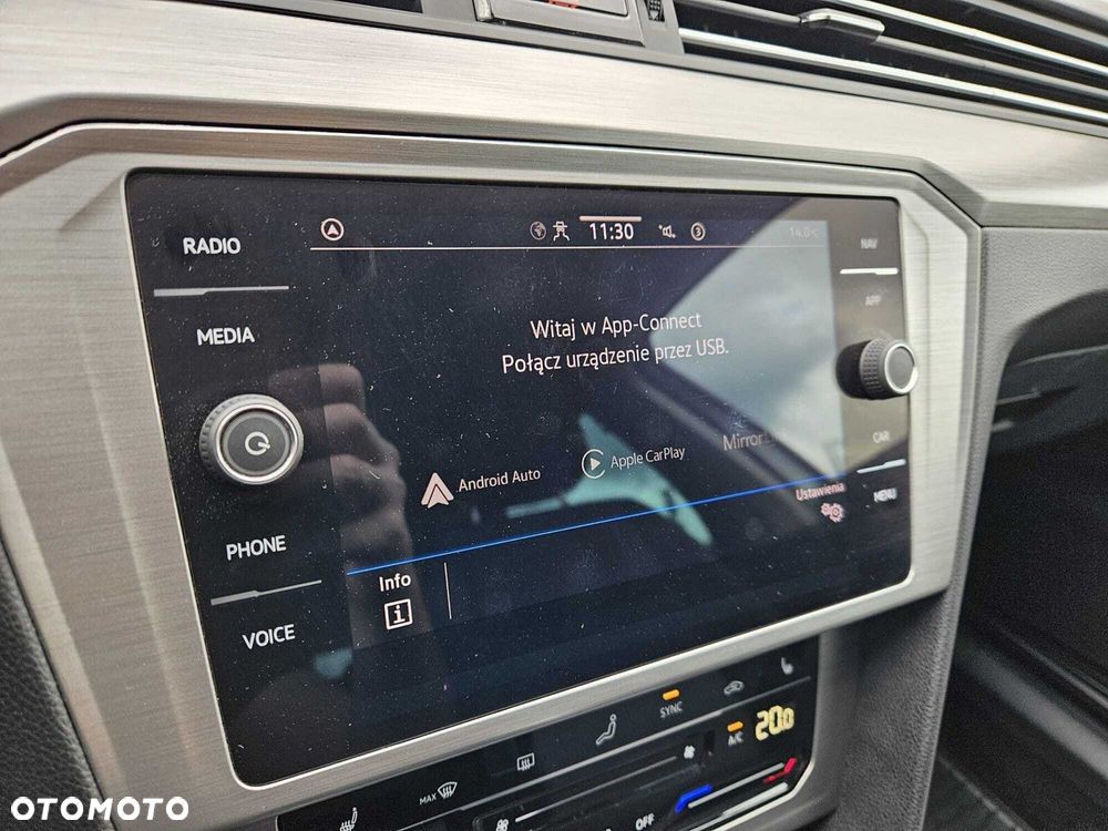 Volkswagen Passat - 18
