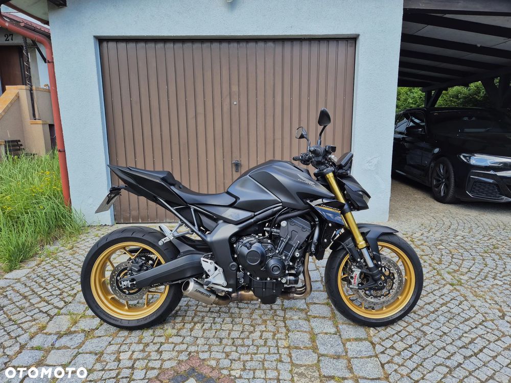 Honda CB - 1