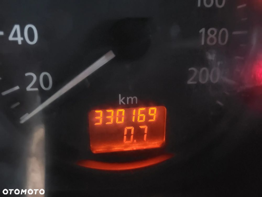 Renault Trafic Passenger - 12