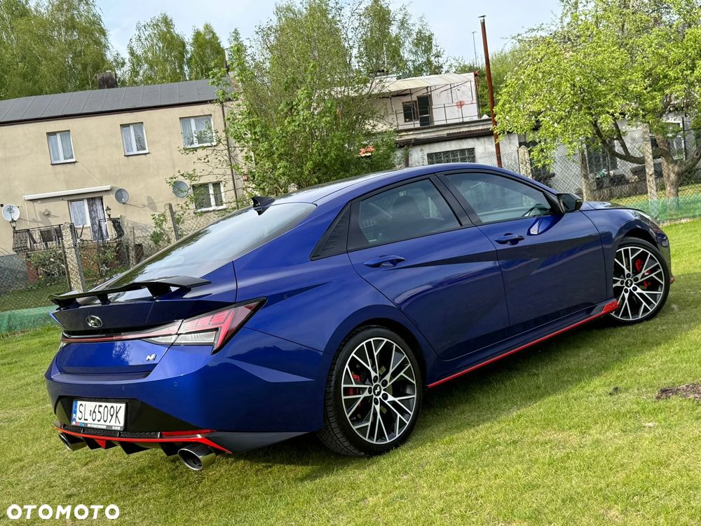 Hyundai Elantra - 11