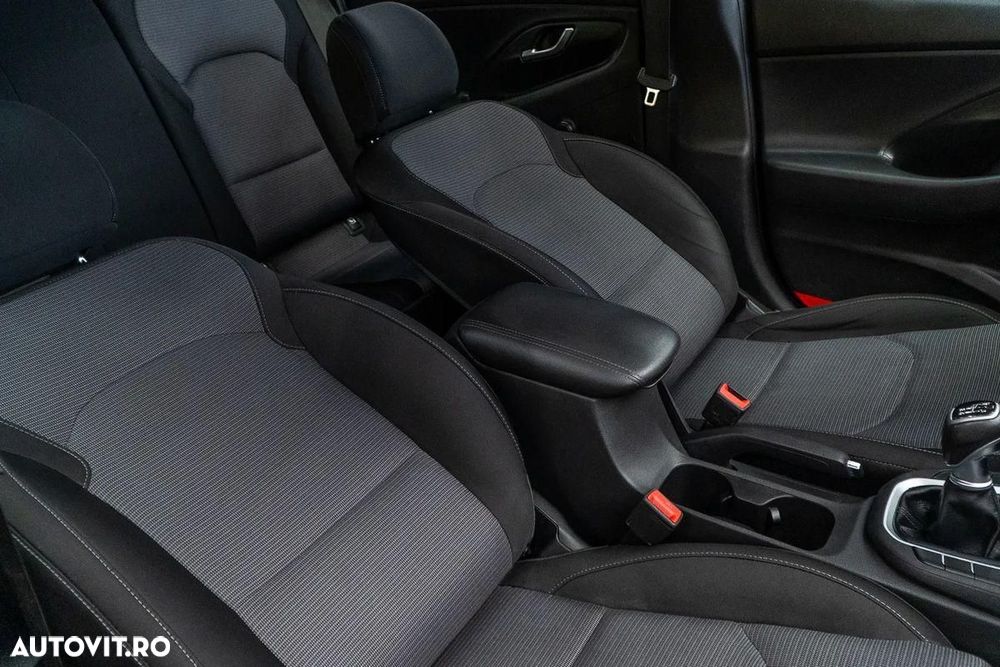 Hyundai i30 1.5 110CP 5DR M/T Comfort - 35