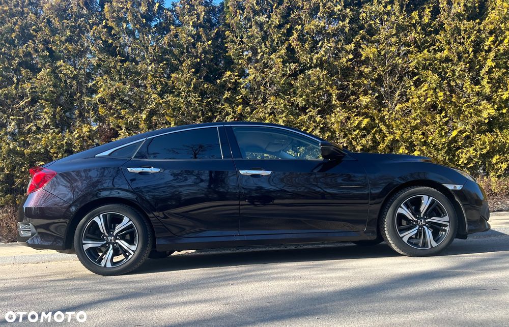 Honda Civic 1.5 T Elegance - 9