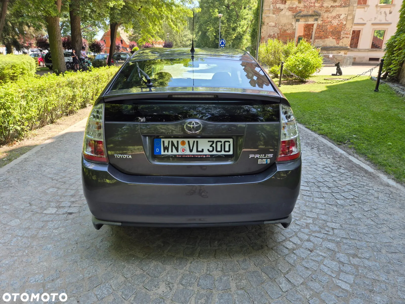 Toyota Prius (Hybrid) Executive - 6