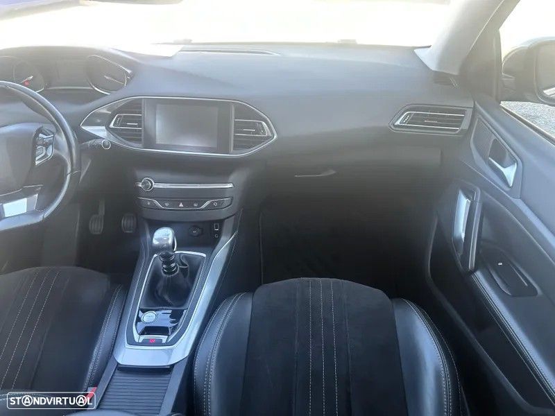 Peugeot 308 1.2 PureTech Allure - 25