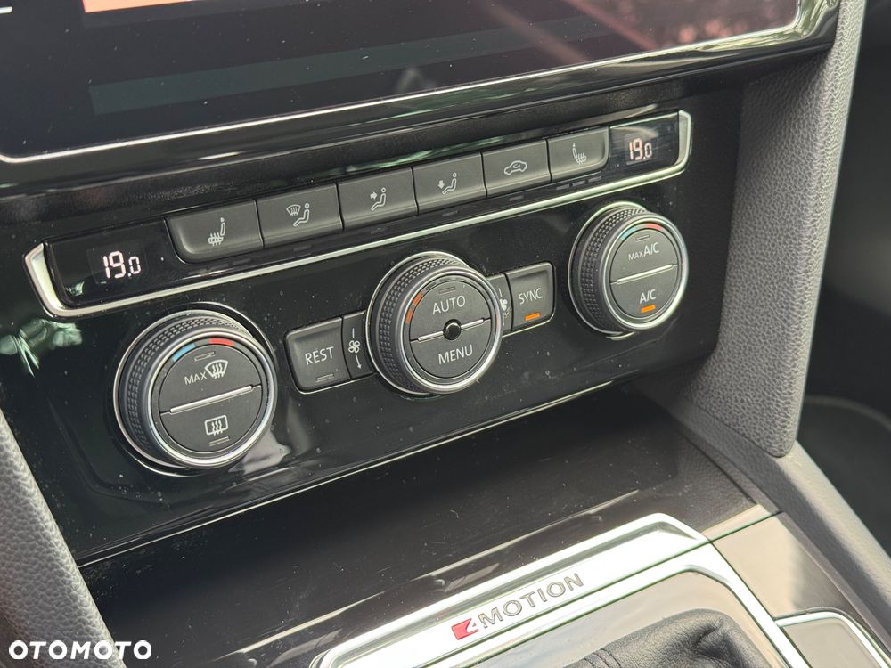 Volkswagen Passat - 17